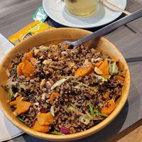 Quinoa Garden Salad at eeetwell in Antwerpen