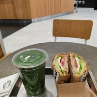 The best green smoothie 💚 at Plants By Us in Helsinki