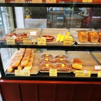 Display case at Dal Bodre Bakery - 달보드레 유기농제빵소 in Suwon