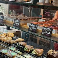 Auswahl an veganen Zimtschnecken  at Fendricks Coffee  in Berlin