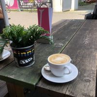 Cappucino und Außenbereich  at Fyal Central in Muenster