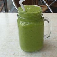 Green smoothie at Invita Living Food in Melbourne