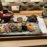 Lunch deal (12:00-14:00). 6 sushi of the day: from left, “egg”, Myoga ginger, grilled shiitake mushroom, “tuna salad”, “tomalley”, “salmon”. Also miso soup, soy-mea at Shojin Sushi Minamo in Osaka