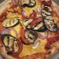 Pizza mit gegrilltem Gemüse   at TONI in Dublin