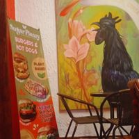 Variedad de hamburguesas veganas. Ambiente ideal para convivir con amigos. at Sugar Planty in Mexico City