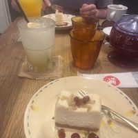 Lemon cheesecake with orange juice and lemonade   at Yamaneko Cafe in Onomichi
