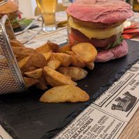Vegan burger with beetroot bread and vegan cheese at O Sorriso in Porto Covo