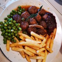 Plant balls, vegan gravy, lingonberry jam, peas, chips. Make sure you tell them you are vegan though as there Is a non-vegan friendly gravy. I think this was under £10 at IKEA in Glasgow