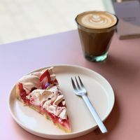 Veganer Johannisbeerkuchen   at Apoteka - Coffee & Plants in Tubingen