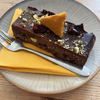 Honeycomb and pistachio tiffin  at Becws Melyn in Llanberis