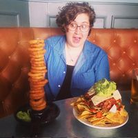 nachos and onion rings at The Auld Hoose in Edinburgh