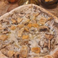 Pizza with truffle paste at Bresca Coimbra in Coimbra