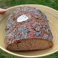 körner-nussbrot 4,90€ at  Back Bord Bio Bäckerei in Ratingen