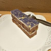 White chocolate cake at Naki - vegan sweets in Osaka