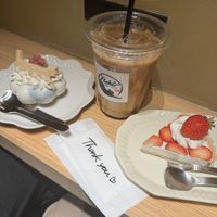 vanilla tarte, iced Brown Sugar coffee, strawberry tarte  at Naki - vegan sweets in Osaka