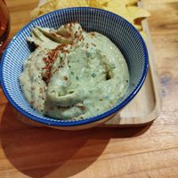 Hummus de aguacate, muy bueno at La Causa in Zaragoza