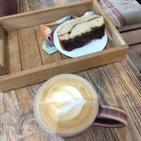 Vegan cinnamon roll cake and capu at L'Interstice in Besancon