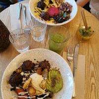 Lunch time with bowls at Dip Honest Food - Annecy  in Annecy