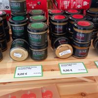 le grand bluff products (vegan foie gras🤌🏽) at Valere Vita in Aachen