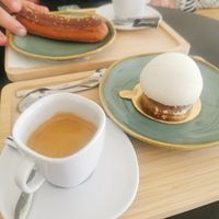 Éclair Caramelo & Rafaello Coco - Limão at LOVE green in Viseu