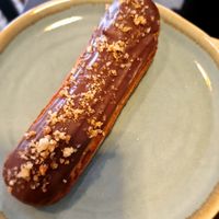 Éclair de caramelo at LOVE green in Viseu