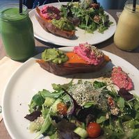 Sweet potato with humous, guac, and salad at Goodies Berlin - Schlachtensee in Berlin