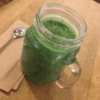 Ginger Cleanser Smoothie mit Ananas, Spinat, Spirulina at Goodies Berlin - Globetrotter - Maybe closed in Berlin