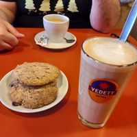 Cookies chocolat fleur de sel, café latte (lait d'avoine) at Philibar in Strasbourg