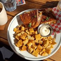 Grilled Cheese  (végétarien) at Lewis Cafe - TR in Trois-rivieres
