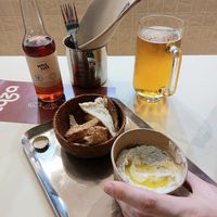 Yoghurt dip with fleadbread at Taza Sandwiches in Lisbon