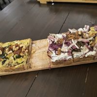 Bruschetta vegana + chicco con stracchino vegano at Bruschini in Massa