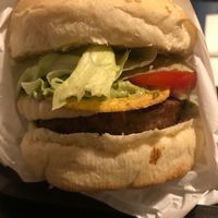 Amazing guacamole burger at VG in Paris