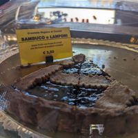 Vegan cake at Mr Bike in Sulzano