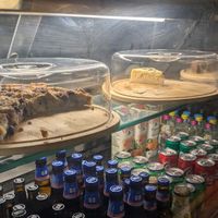 Non-vegan cakes at Wine Not? in Terceira