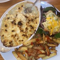 vegan mac & cheese with chips & cheesy garlic bread  at Mono in Glasgow