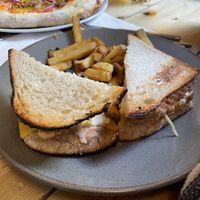 Rueben  at Mono in Glasgow