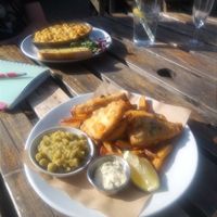 No Fish´n´Chips mit Erbsen, Zitrone und Remoulade

"Fish" aus Tofu mit Noriblättern at Mono in Glasgow