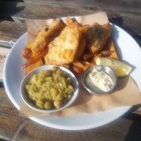 No Fish´n´Chips mit Erbsen, Zitrone und Remoulade

"Fish" aus Tofu mit Noriblättern at Mono in Glasgow