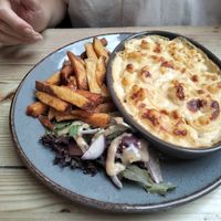 Macaroni cheese & chips at Mono in Glasgow