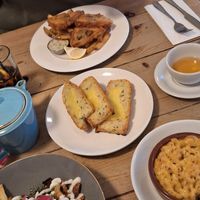Tonight and chips, cheesy garlic foccacia, Mac and cheese and kebab loaded fries at Mono in Glasgow