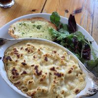 Mac n cheese + the best garlic bread at Mono in Glasgow