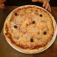 4 cheese pizza at Ô Petits Pâtons in Toulouse