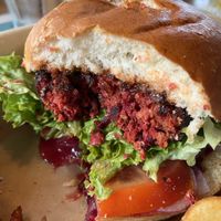 Burger de betterave 🌱🤤  at Mommy's Bastards in Oostende