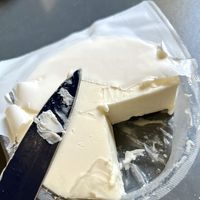 Vegan "camembert", sooo goood! at Dietètica Nogal in Premia De Mar