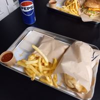  at Furahaa Express - Food Truck in Paris