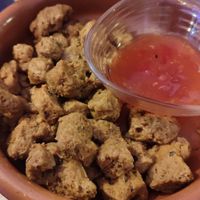 No carne con salsa agridulce (no quedaba de albahaca y nos la propusieron) at Lolas Local Madrid in Madrid