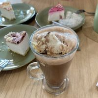 Caramel sea salt hot chocolate with almond milk & vegan whipped cream   at Glutopia in Szolnok