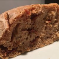 Vegan, organic and gluten free tomato bread at LAIB Madrid  in Madrid