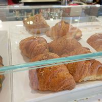 Croissant vegani at Parisi Spes in Turin