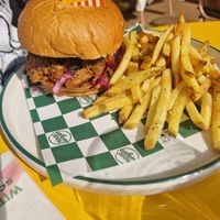 Pulled p*rk burger at Neat Burger - Porta Venezia in Milan